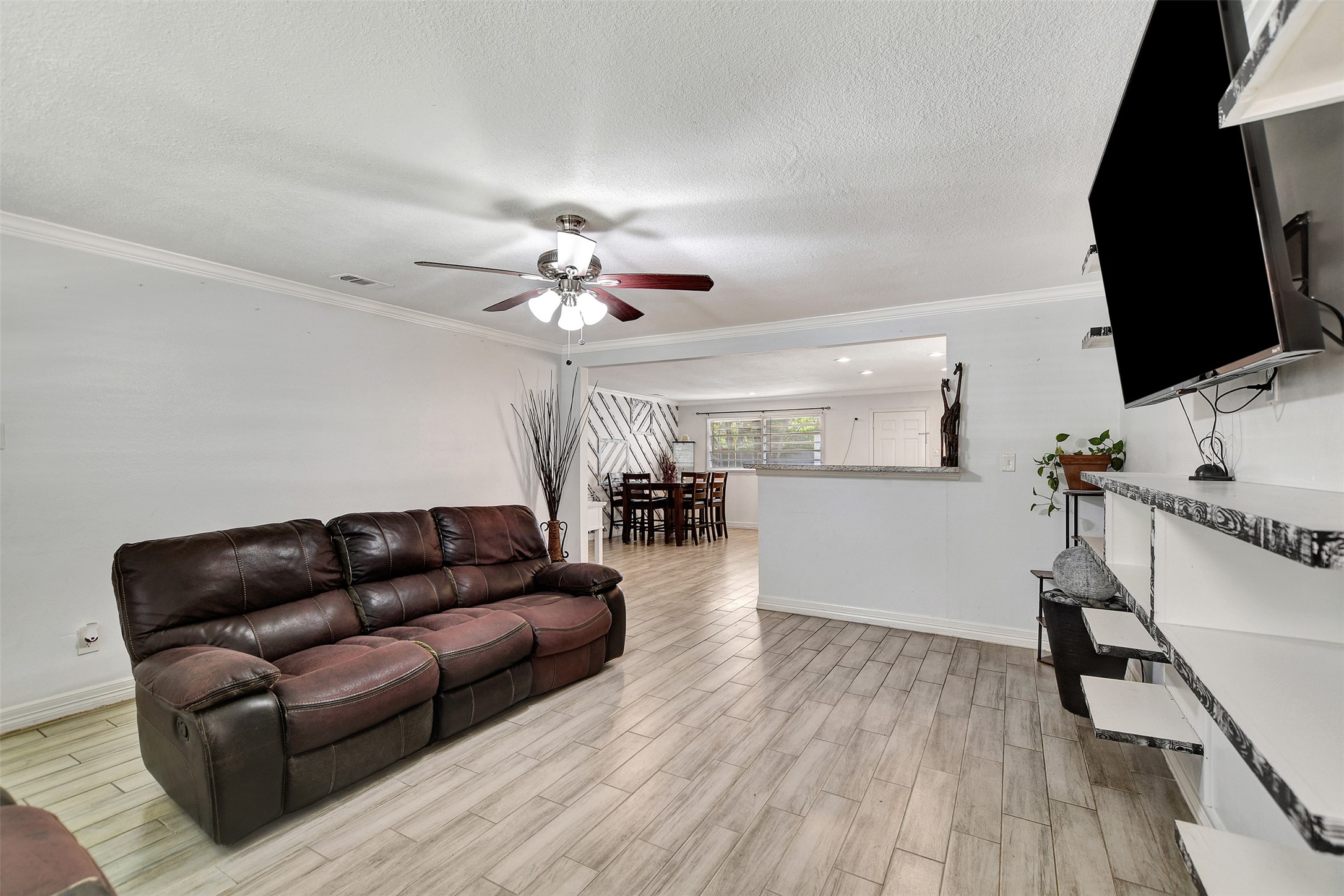 8314 Albacore Drive Houston, TX 77074 - Photo 10 of 40