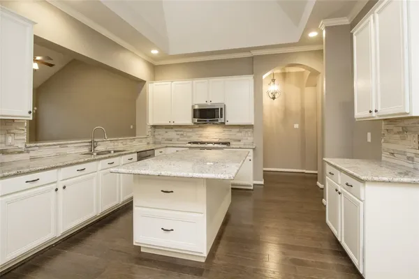 $564,900 | 178 Brooksedge Court, The Woodlands, TX 77382