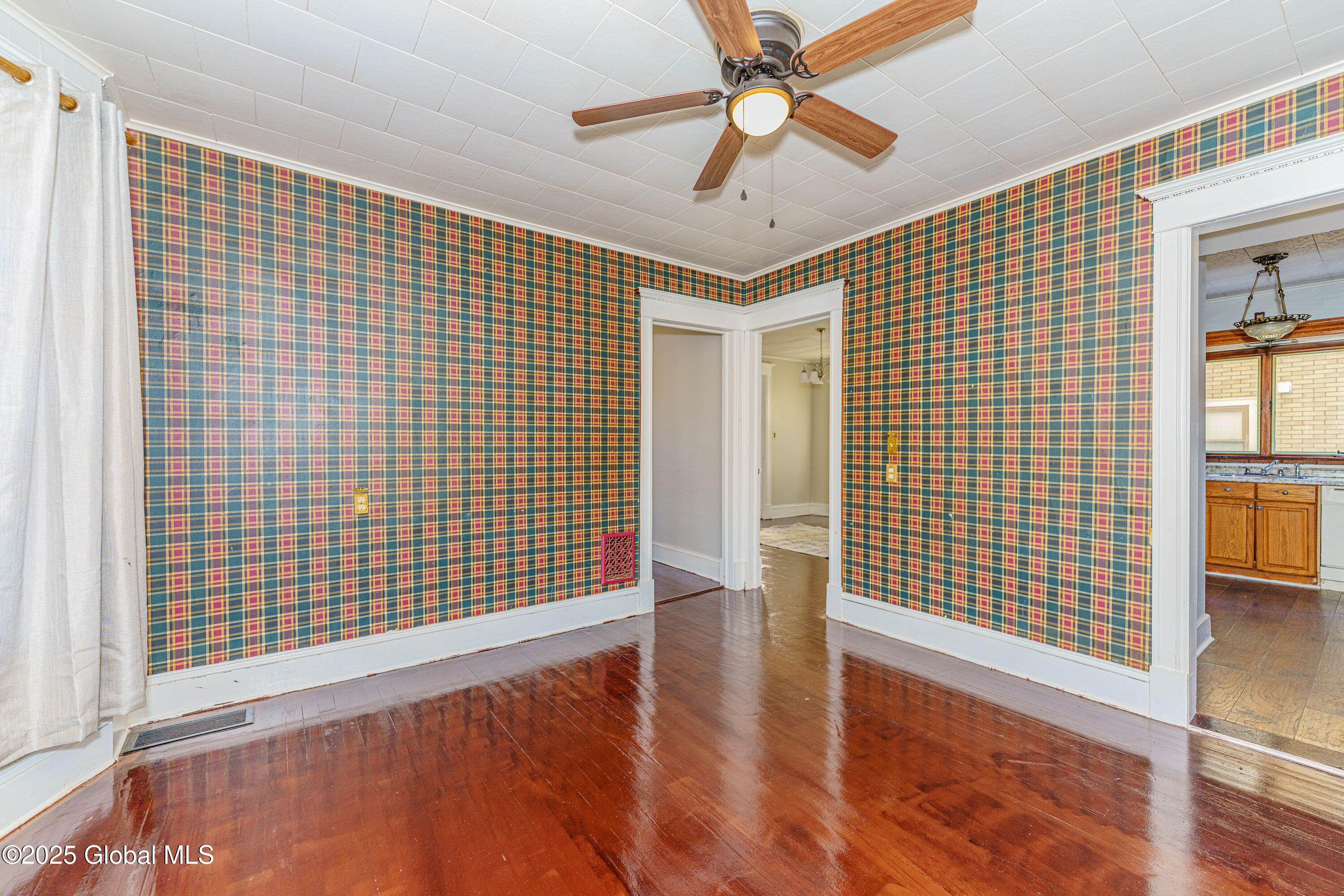 839 Bedford Road Schenectady, NY 12308 - Photo 18 of 36 5 Familyroom 3