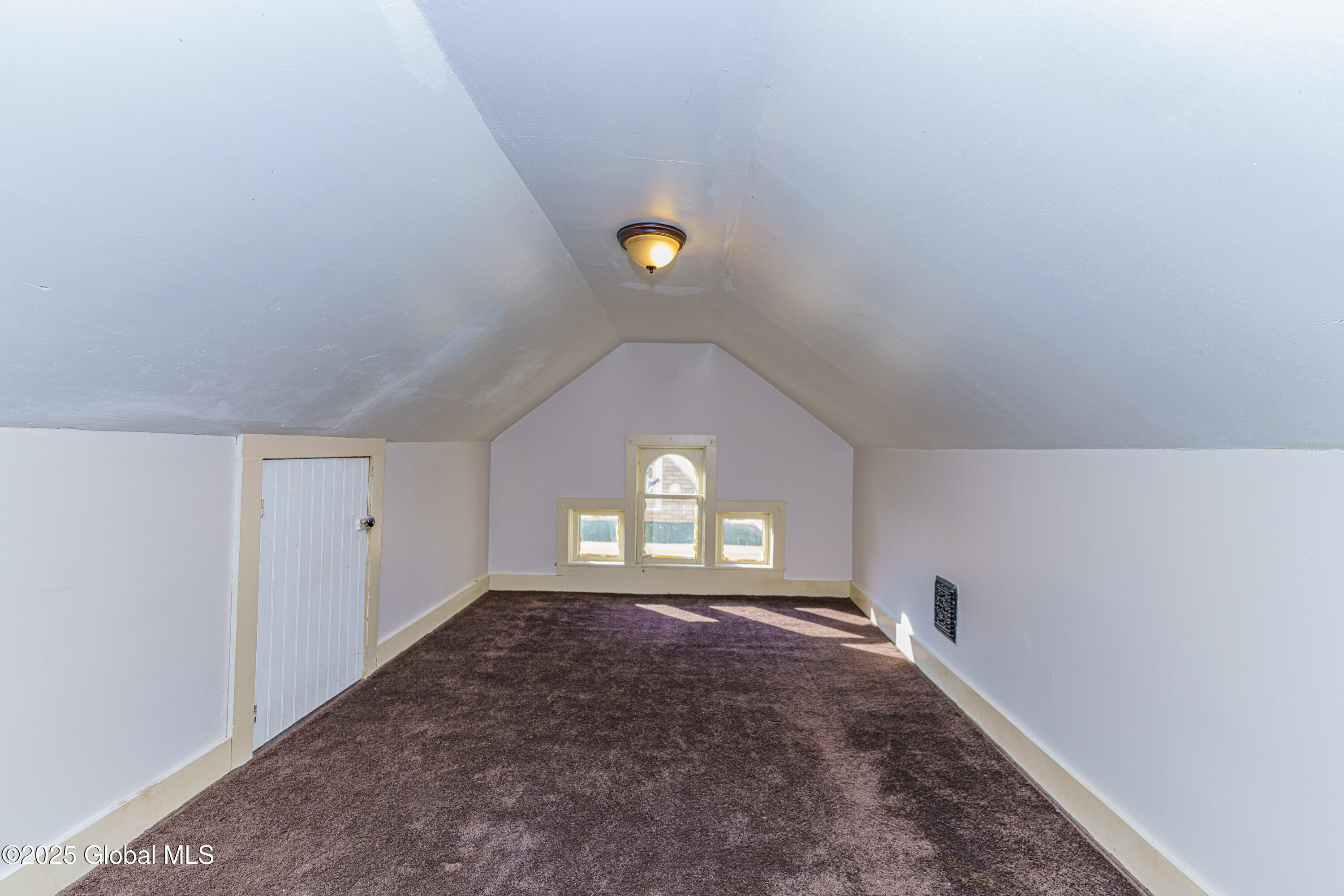 839 Bedford Road Schenectady, NY 12308 - Photo 31 of 36 7 3rd Floor 3