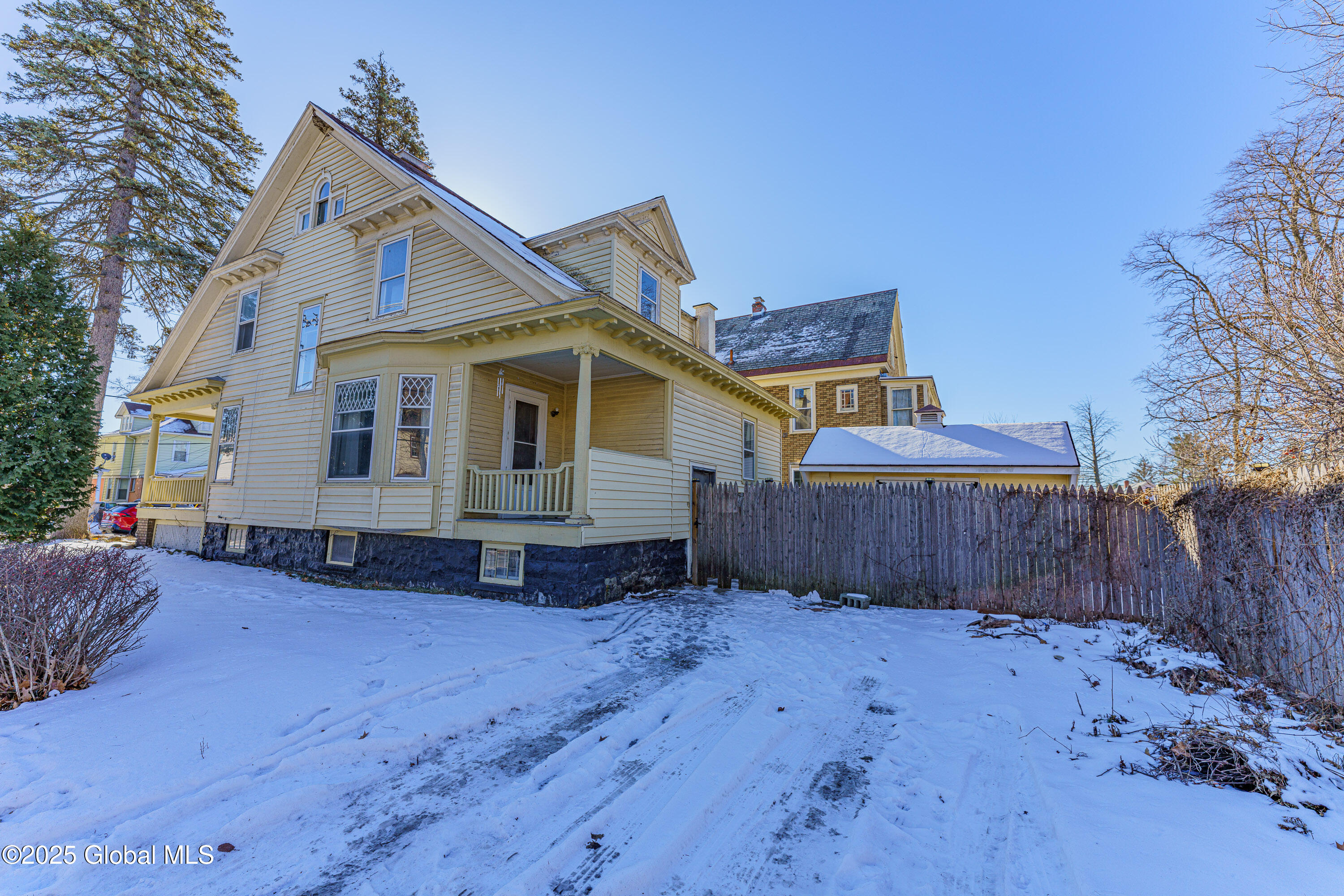 839 Bedford Road Schenectady, NY 12308 - Photo 33 of 36 Yard 1