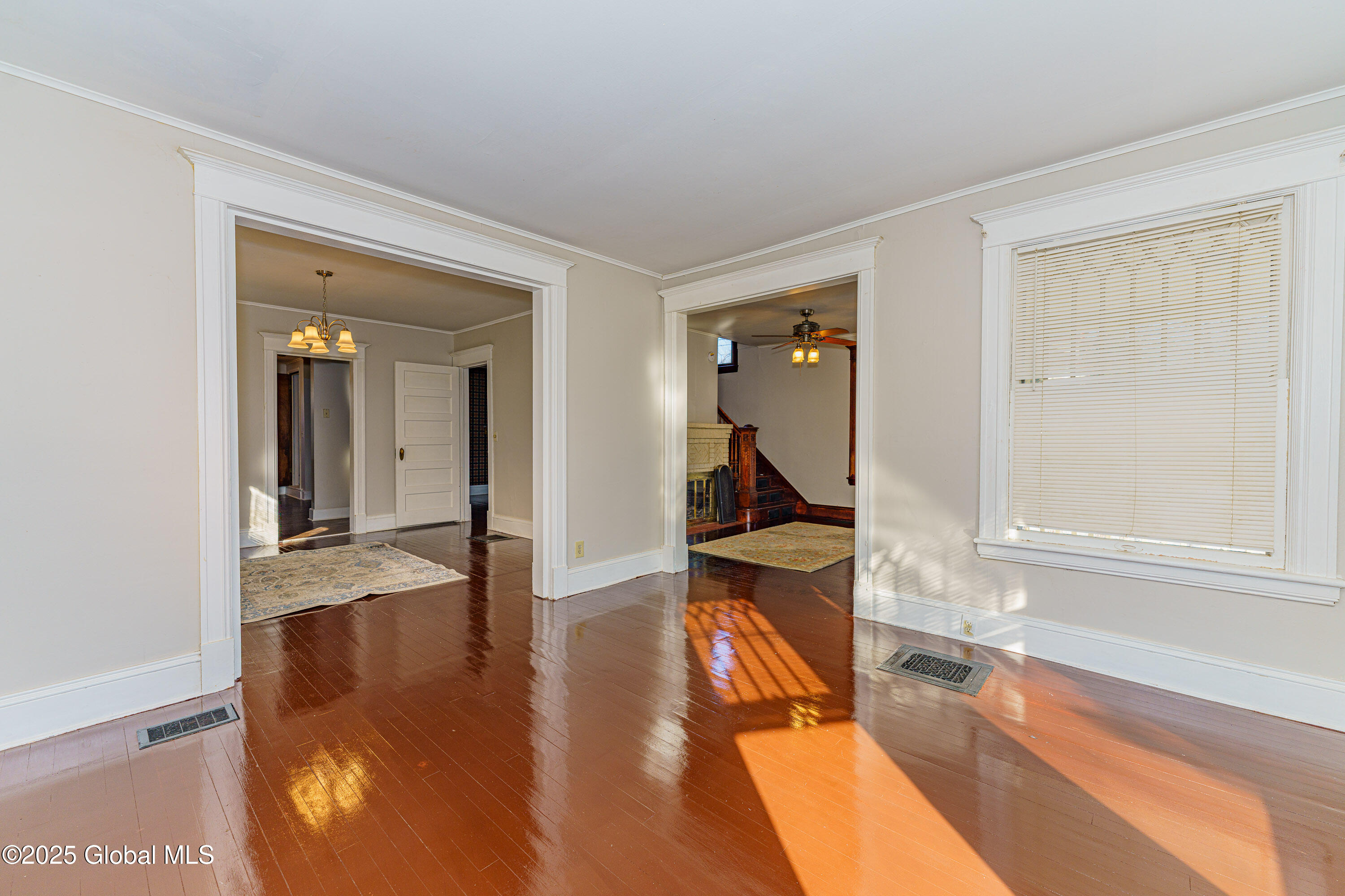 839 Bedford Road Schenectady, NY 12308 - Photo 7 of 36 2 Livingroom 1