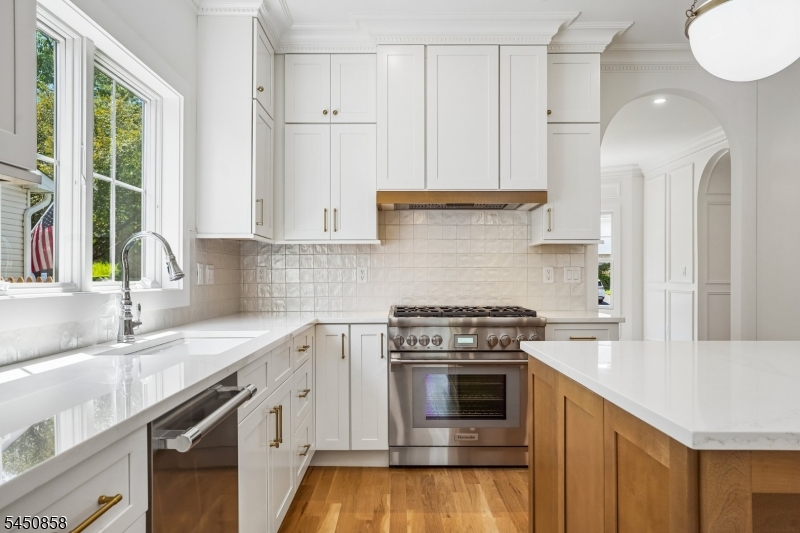 8 Pine Tree Terrace Madison, NJ 07940 - Photo 12 of 47 Gallery Image 12