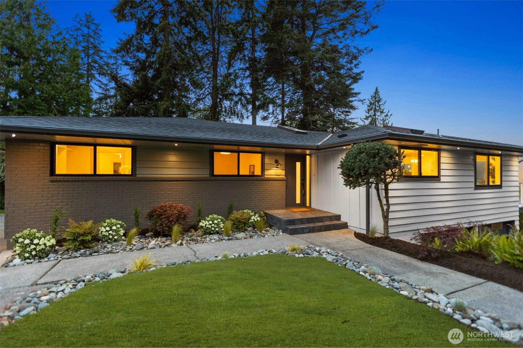 16858 76th Avenue West Edmonds, WA 98026 - Photo 2 of 40