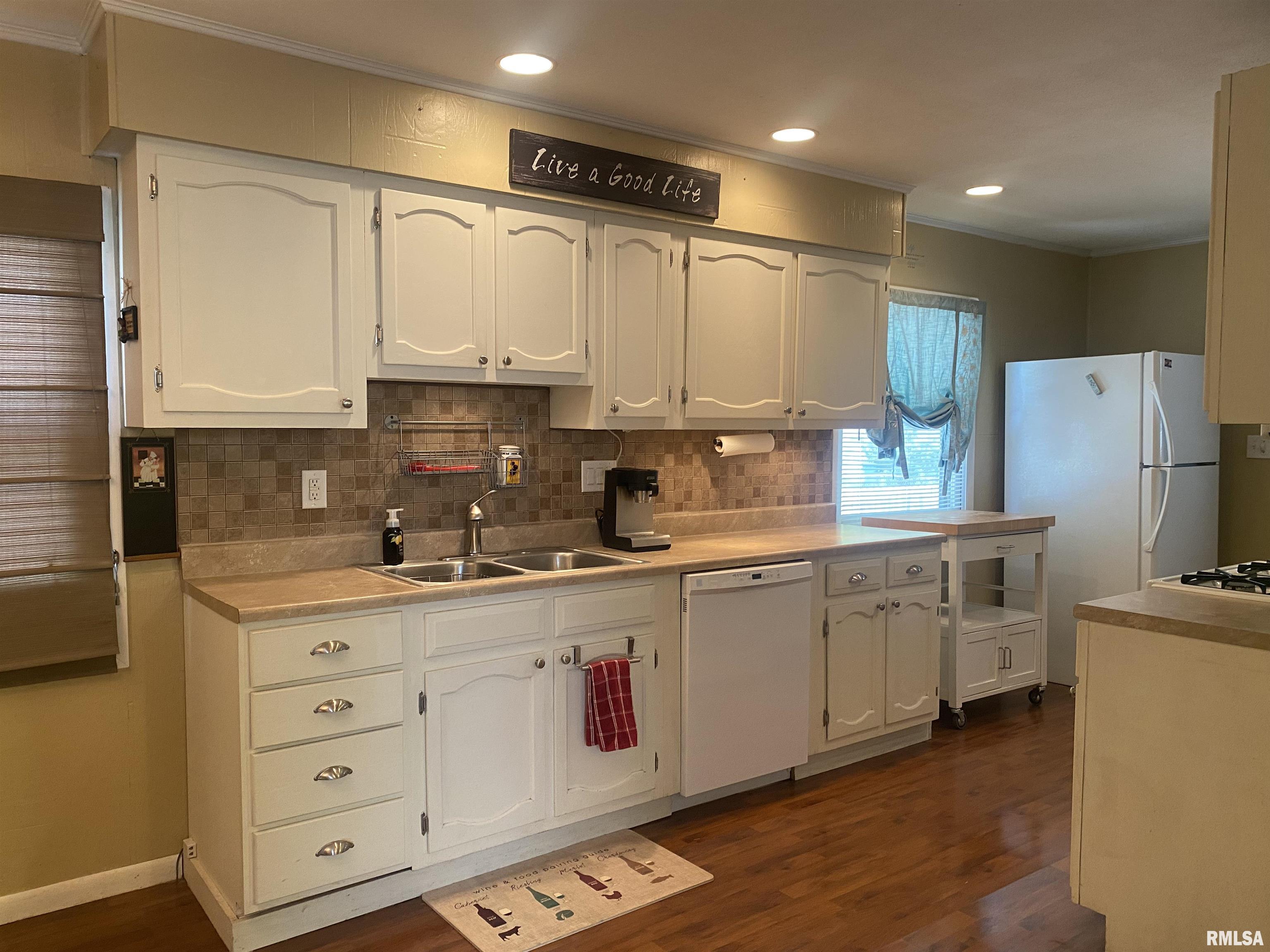 2136 Holmes Avenue Springfield, IL 62704 - Photo 14 of 33 Gallery Image 14