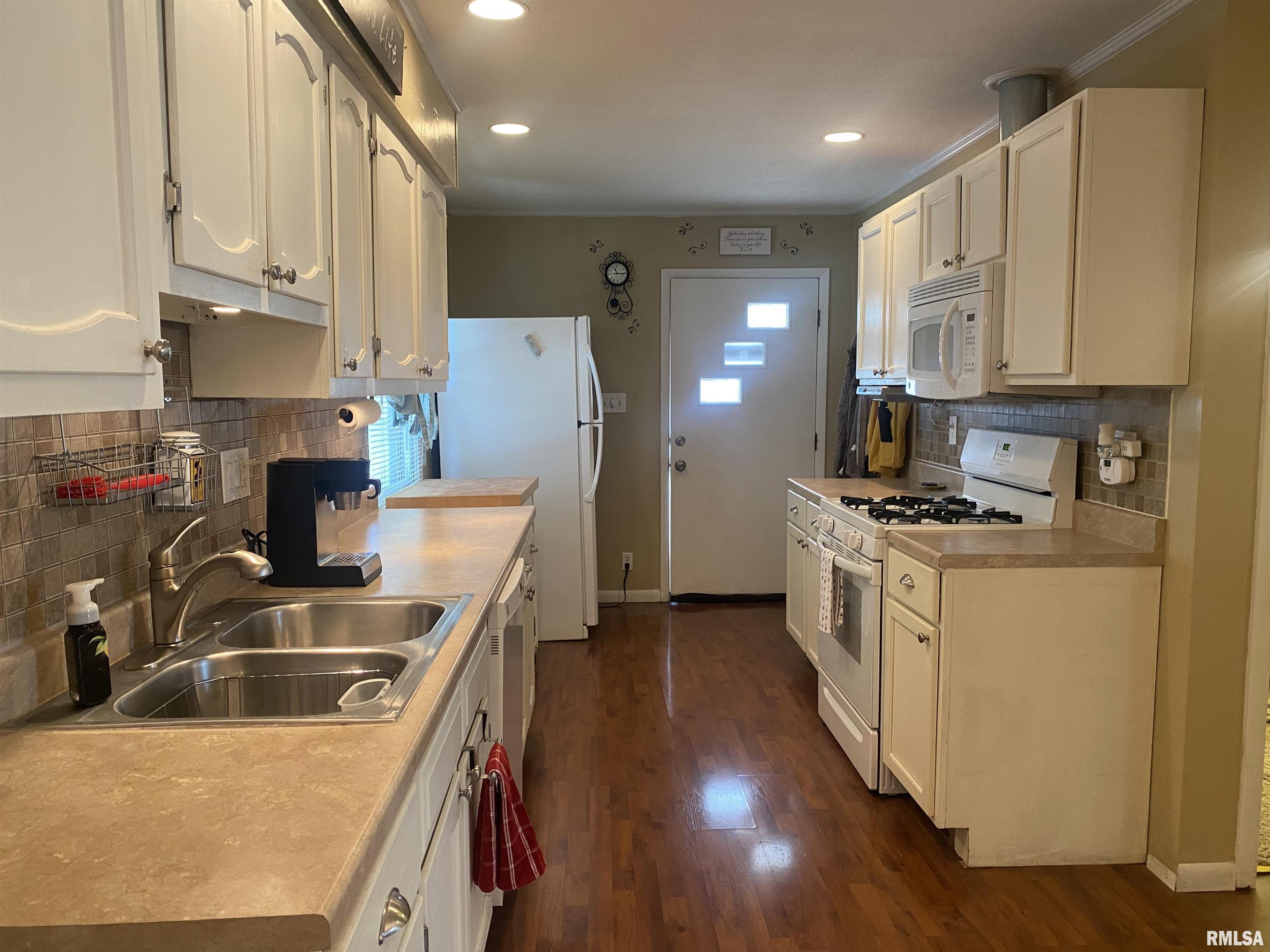 2136 Holmes Avenue Springfield, IL 62704 - Photo 18 of 33 Gallery Image 18
