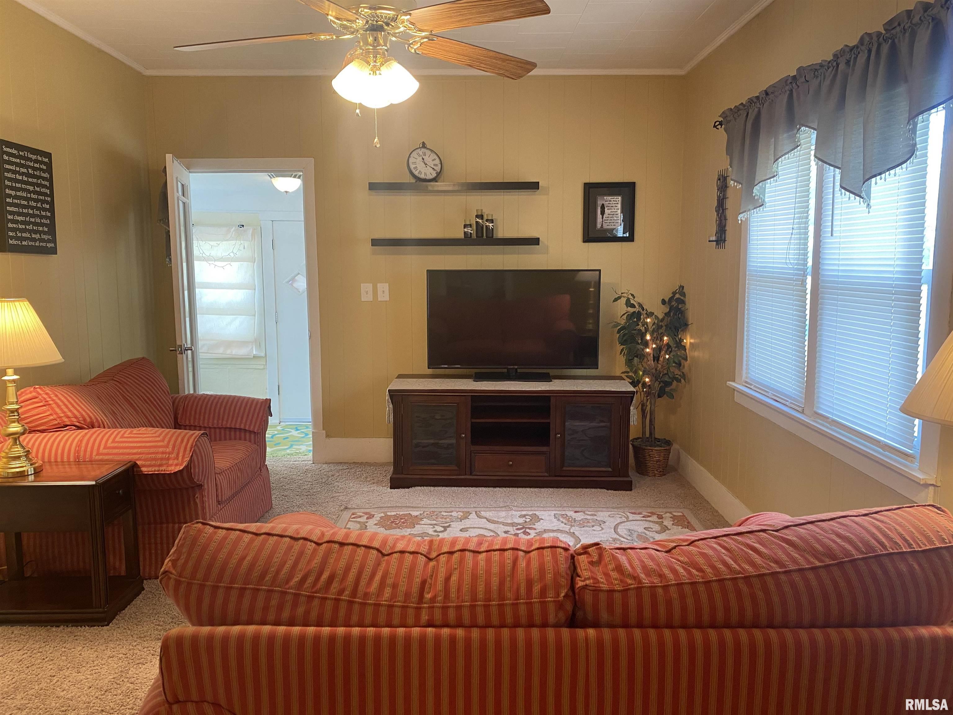 2136 Holmes Avenue Springfield, IL 62704 - Photo 4 of 33 Gallery Image 4