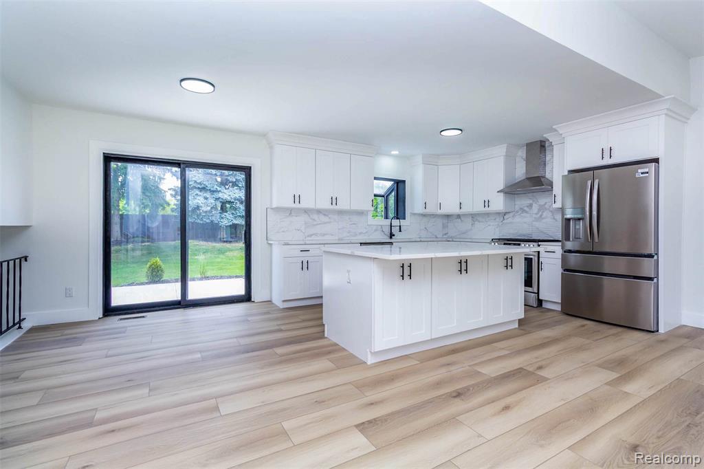 47387 Royal Road Macomb, MI 48044 - Photo 4 of 32 Gallery Image 4