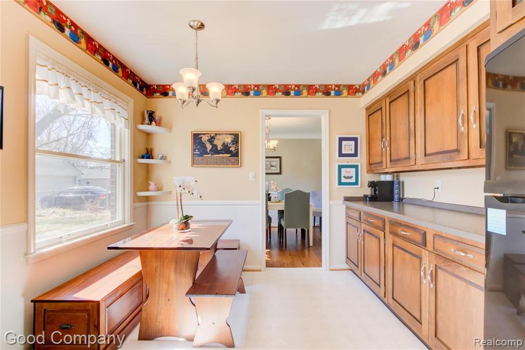 1859 Oxford Road Grosse Pointe Woods, MI 48236 - Photo 15 of 47