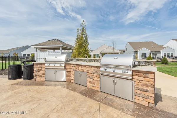 $999,900 | 2 Pasture Drive, Farmingdale, NJ 07727