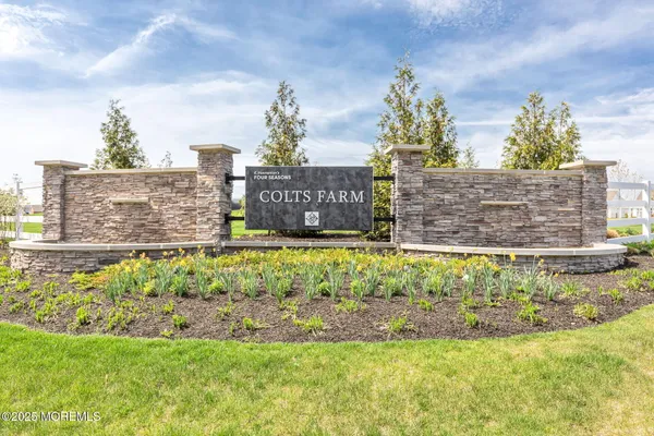 $999,900 | 2 Pasture Drive, Farmingdale, NJ 07727
