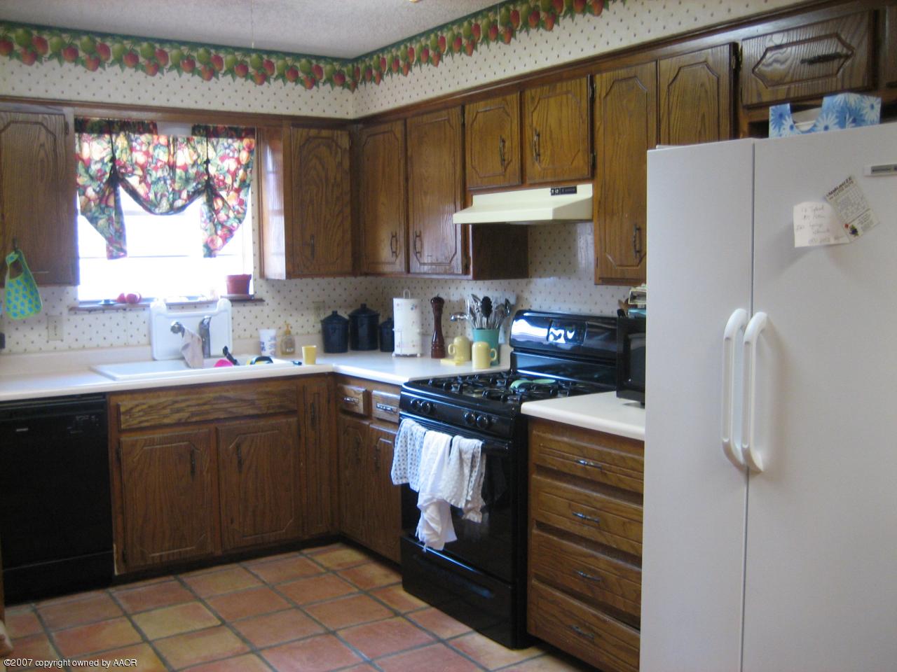 6119 Rutgers Street Amarillo, TX 79109 - Photo 2 of 9 Kitchen