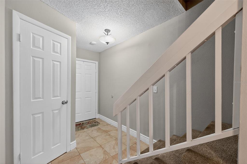 2464 Enterprise Road, Unit 3 Clearwater, FL 33763 - Photo 5 of 29 a view of entryway