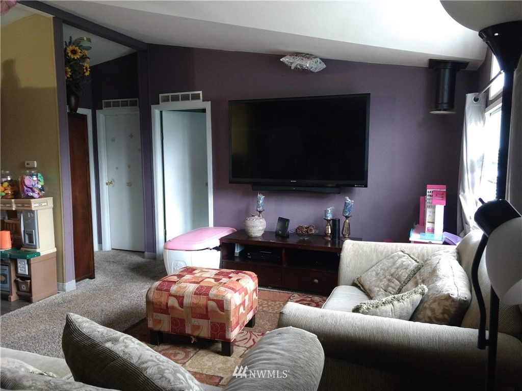 32407 South Lyman Ferry Road Sedro-Woolley, WA 98284 - Photo 3 of 21 Gallery Image 3