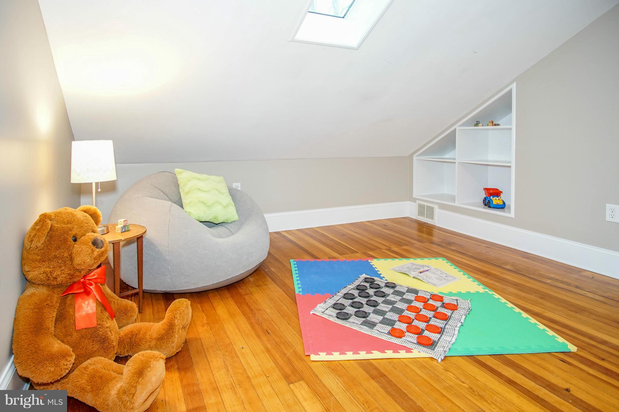 9513 Old Court Road Baltimore, MD 21244 - Photo 22 of 28 Upper Level Bedroom #2