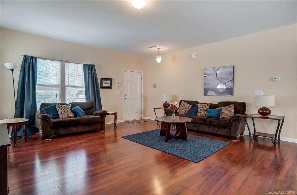 625 Rook Road Charlotte, NC 28216 - Photo 3 of 29