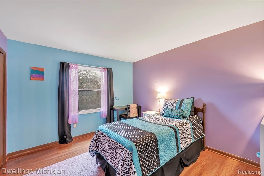 3633 Summit Ridge Drive Rochester, MI 48306 - Photo 39 of 53 3633-Summit-Ridge-Drive-Rochester-Hills-48306-windowstill-39.jpg