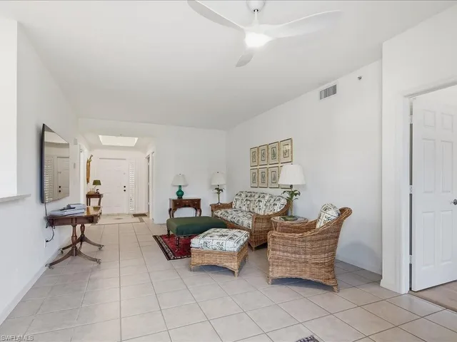 $699,000 | 916 Egrets Run, Unit 3, Naples, FL 34108