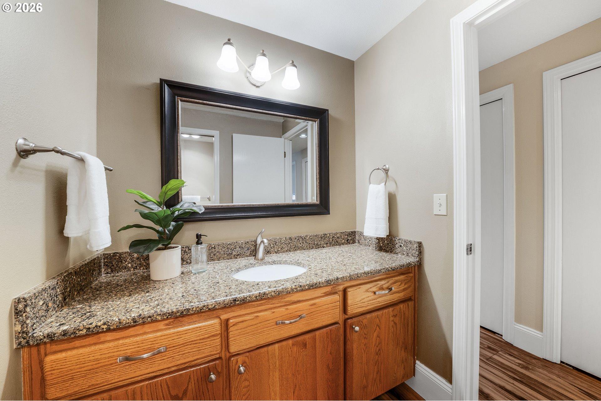 2155 Ridgeway Drive Eugene, OR 97401 - Photo 17 of 32 Bathroom