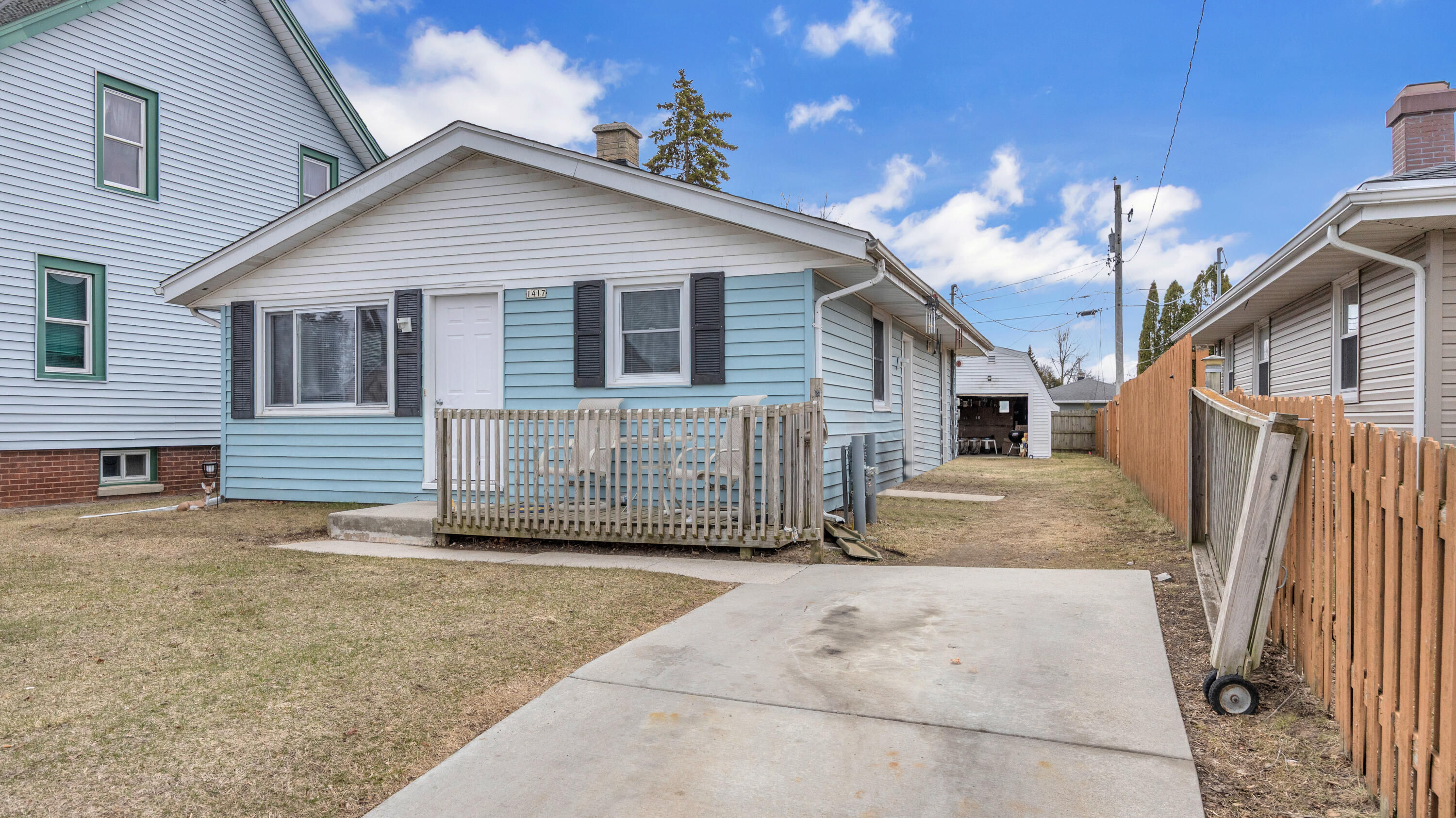 1417 Mac Arthur Avenue Sheboygan, WI 53083 - Photo 22 of 24 Front 1-1