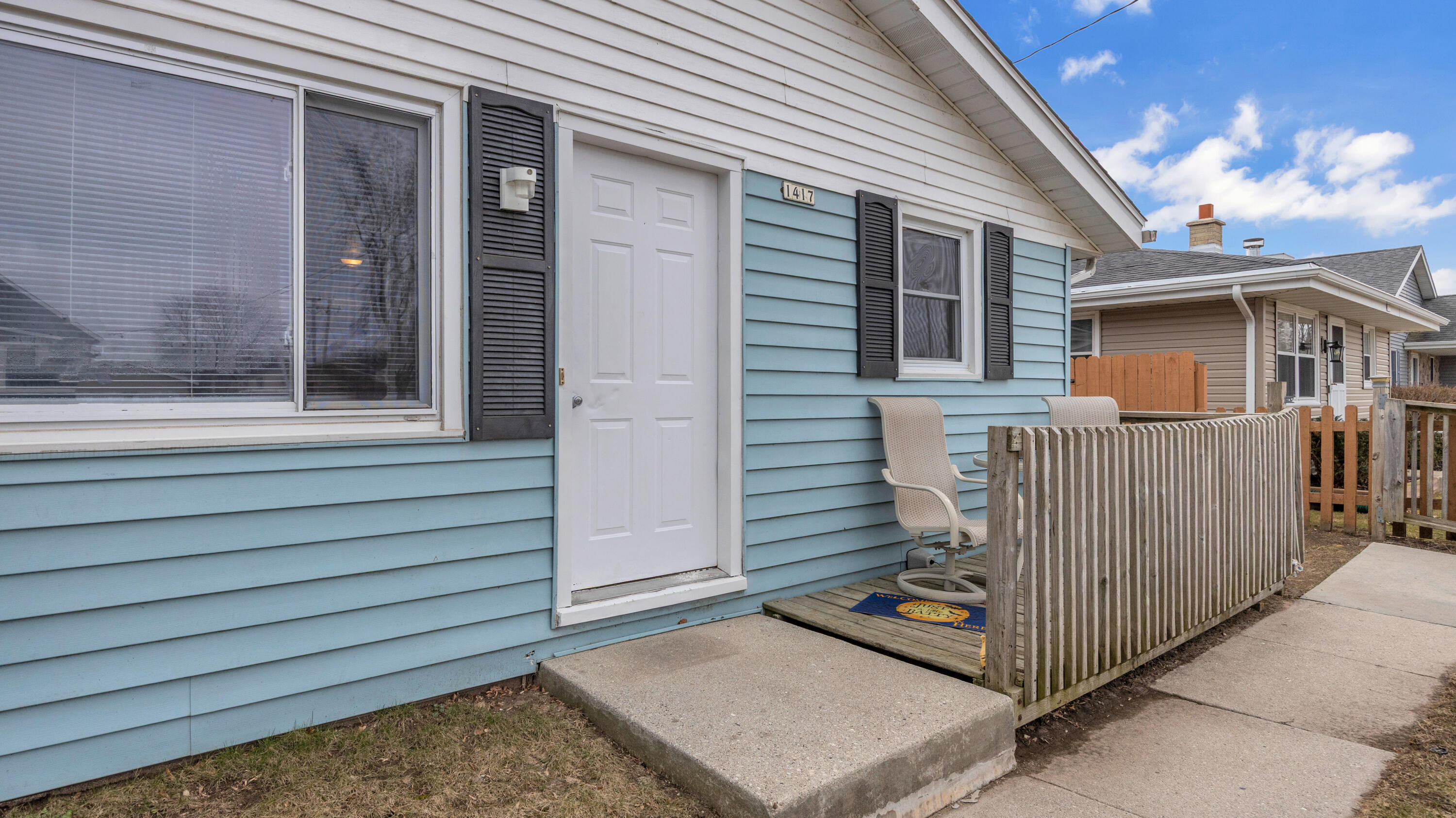 1417 Mac Arthur Avenue Sheboygan, WI 53083 - Photo 23 of 24 Front Entry