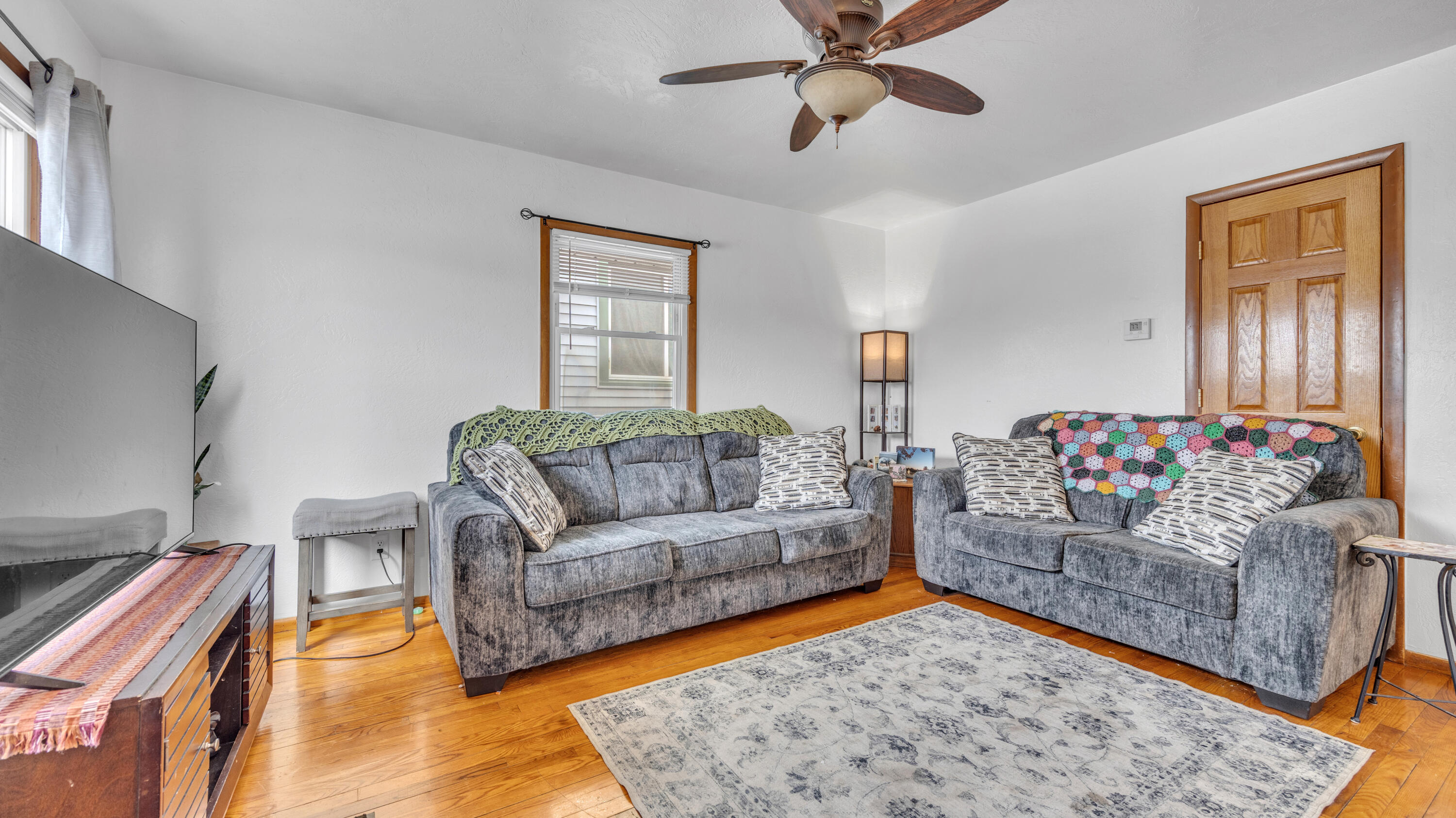 1417 Mac Arthur Avenue Sheboygan, WI 53083 - Photo 5 of 24 Living Room 1