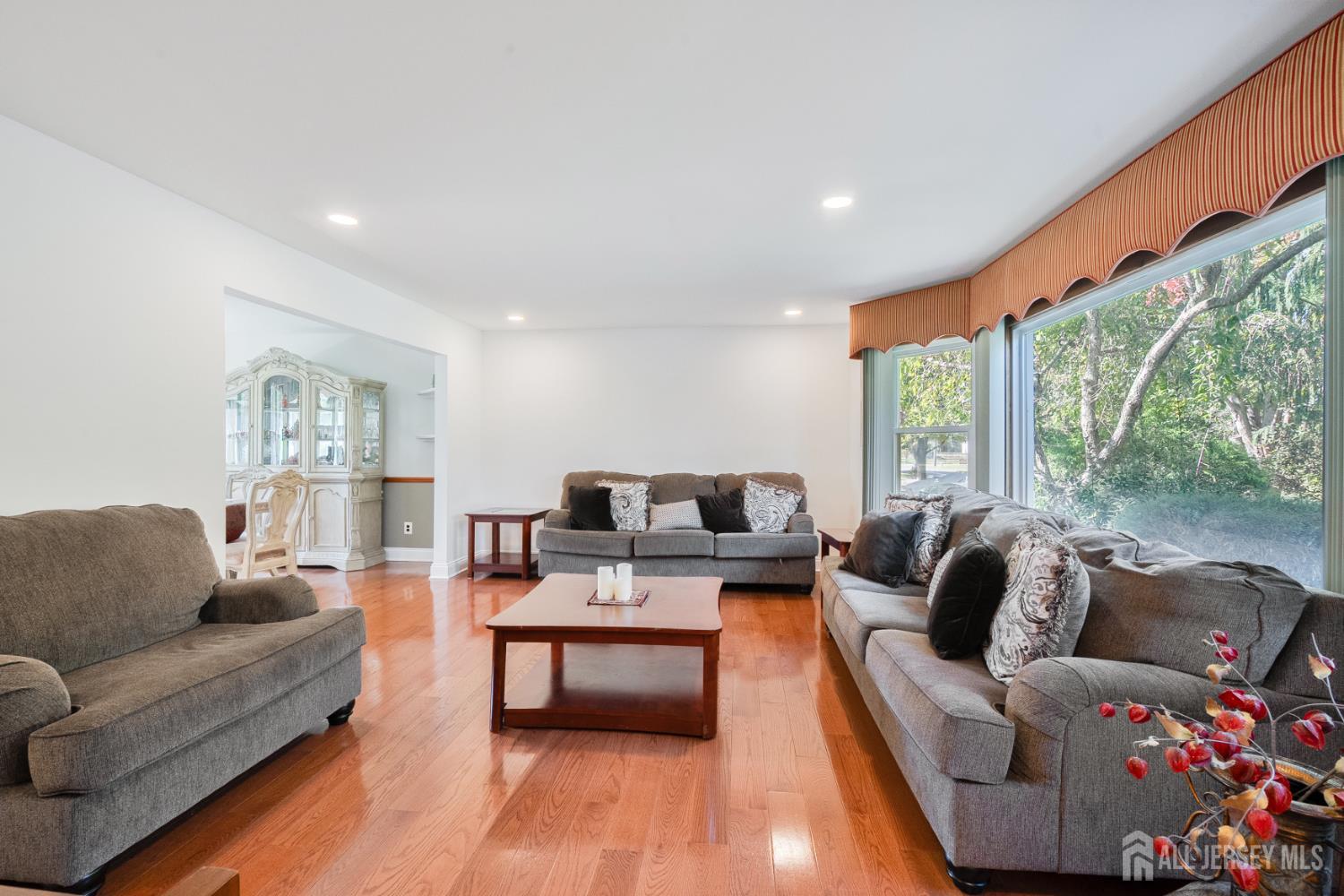 9 Haypress Road Dayton, NJ 08810 - Photo 5 of 33