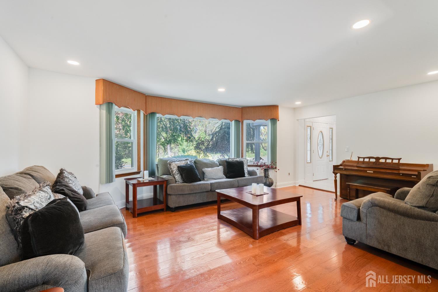 9 Haypress Road Dayton, NJ 08810 - Photo 6 of 33