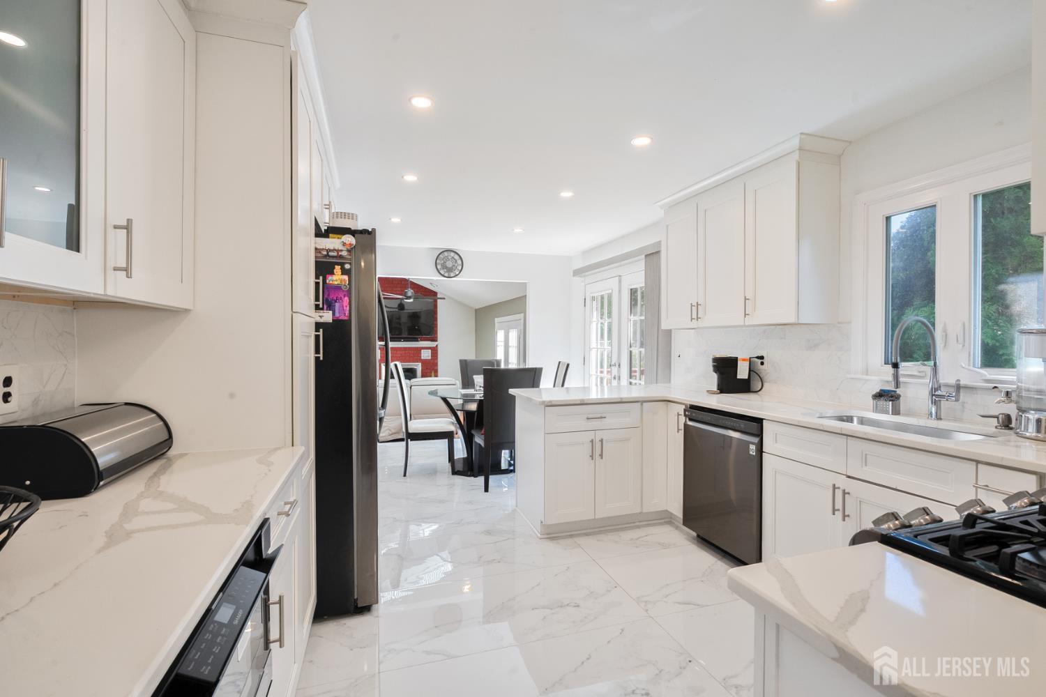 9 Haypress Road Dayton, NJ 08810 - Photo 9 of 33