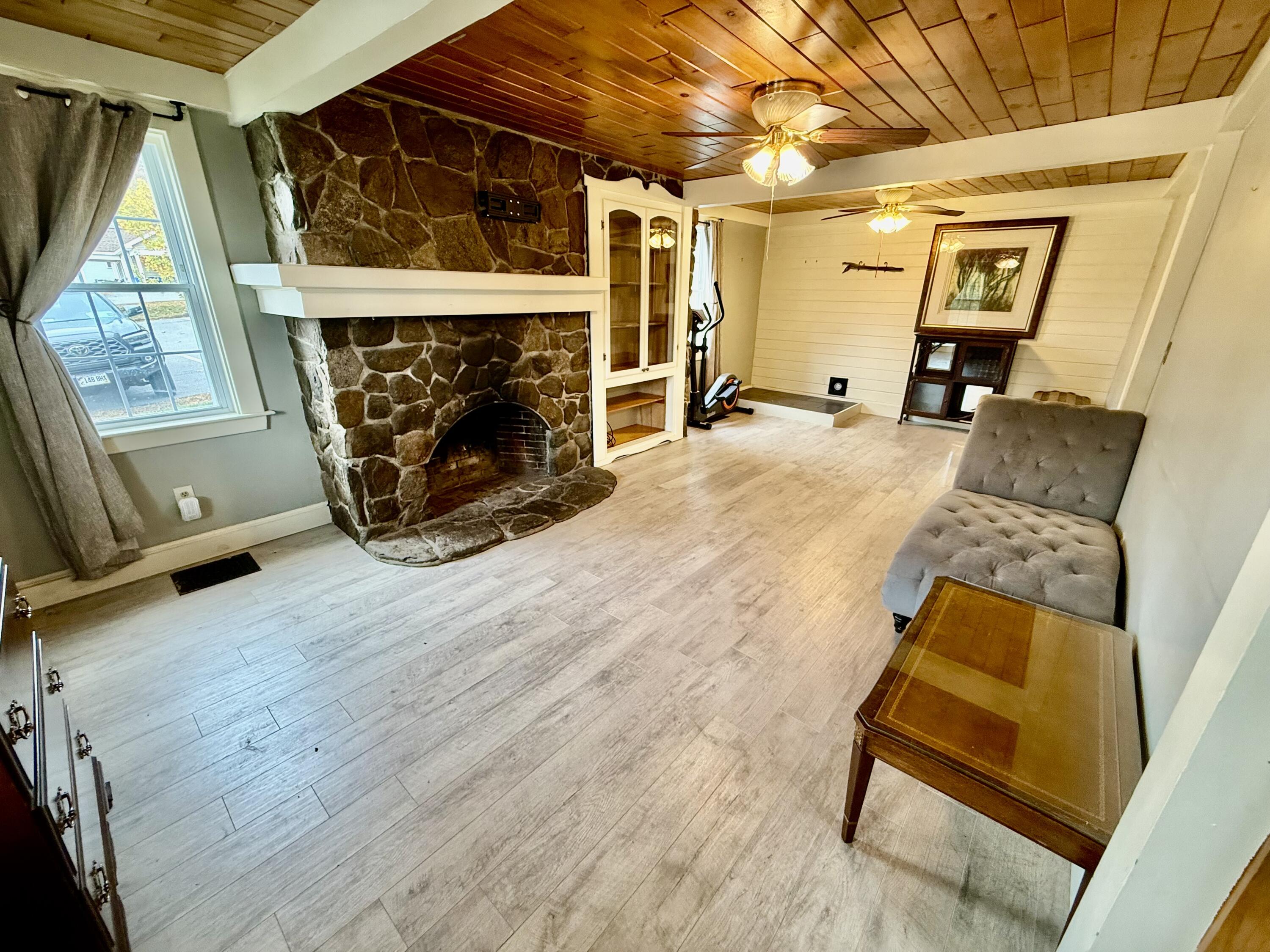 25 Summer Street Gardiner, ME 04345 - Photo 17 of 37 IMG_8413