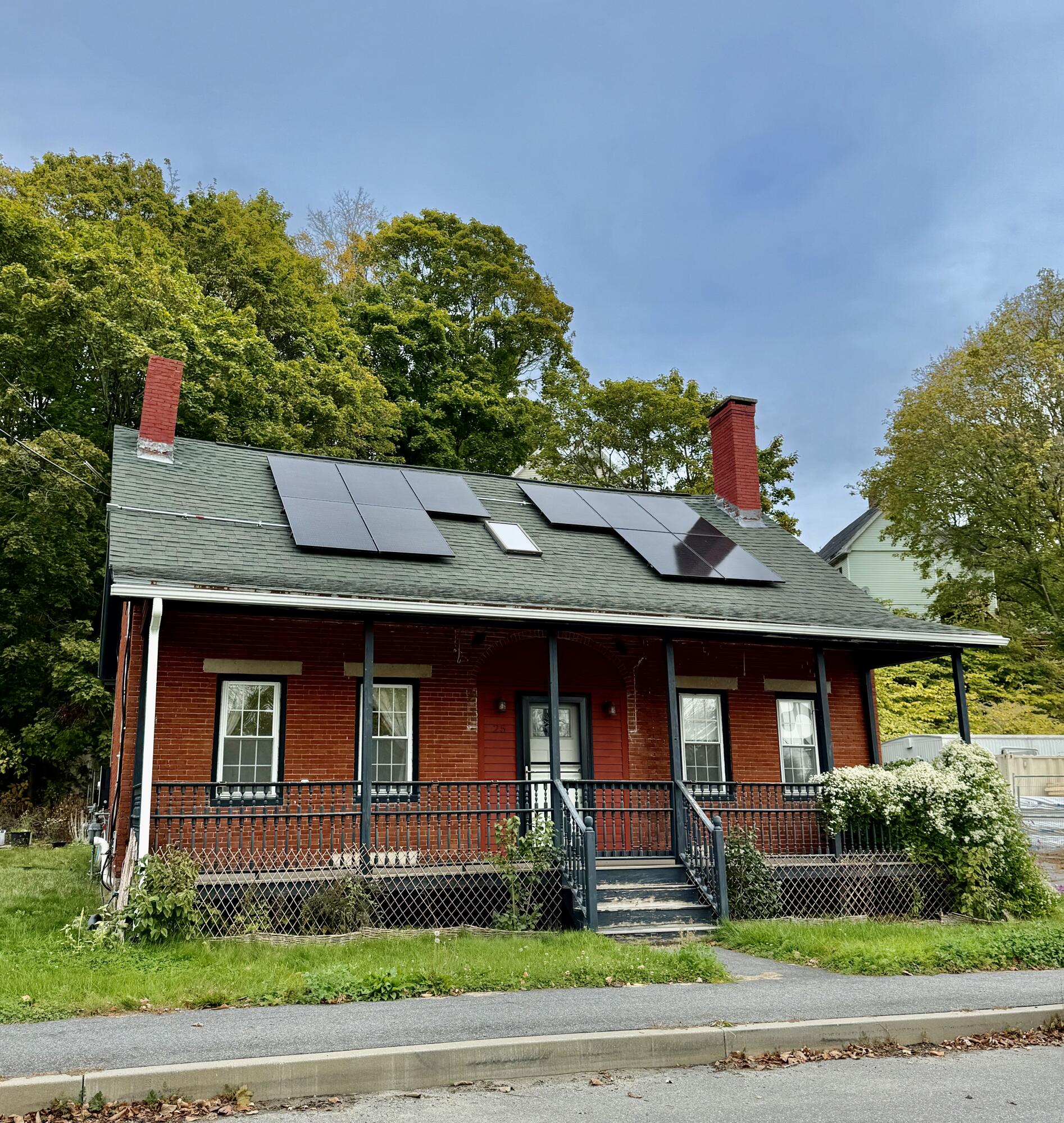 25 Summer Street Gardiner, ME 04345 - Photo 2 of 37 IMG_8492