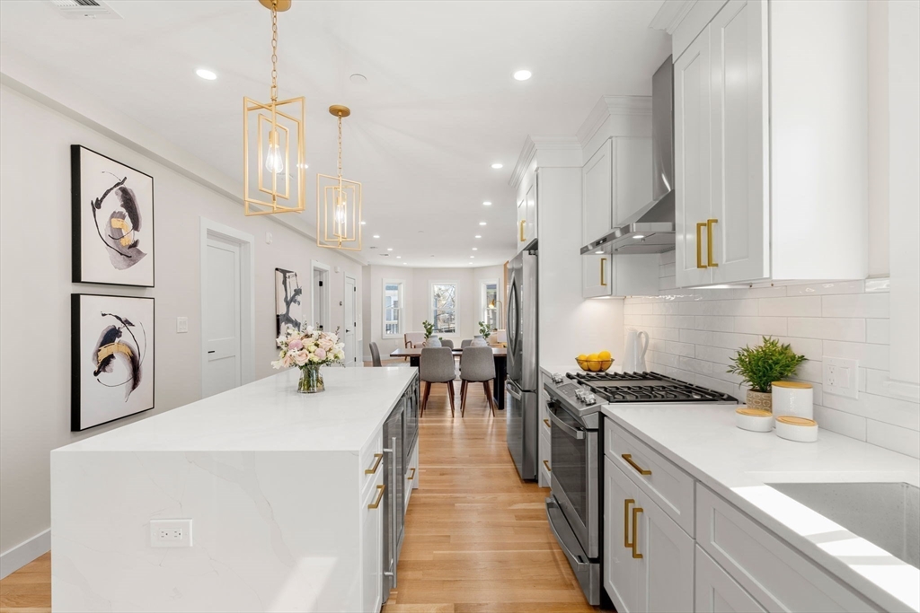 12 Marion Road, Unit 2 Belmont, MA 02478 - Photo 9 of 24 Gallery Image 9