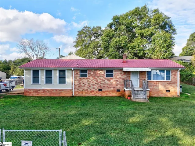 $349,900 | 226 South Fishtrap Road, Greenville, SC 29611