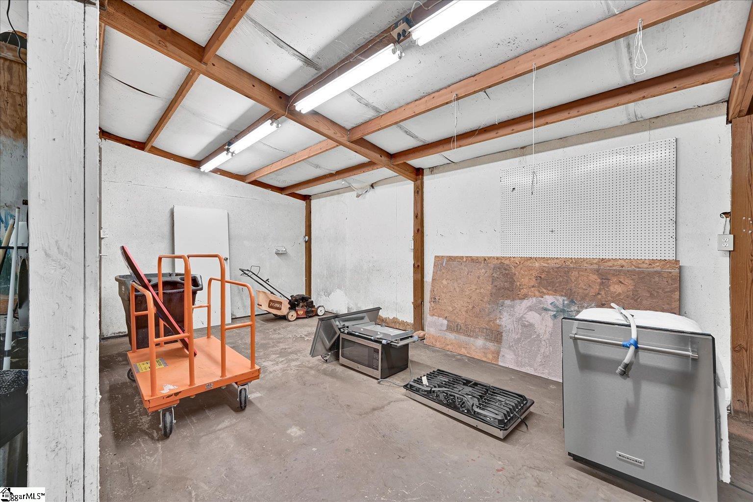 226 South Fishtrap Road Greenville, SC 29611 - Photo 32 of 47