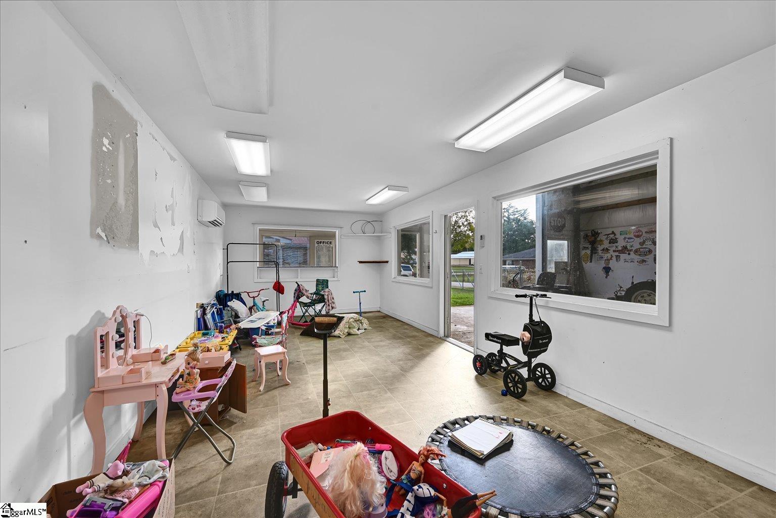 226 South Fishtrap Road Greenville, SC 29611 - Photo 37 of 47