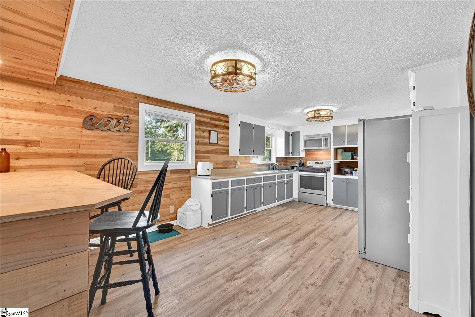 226 South Fishtrap Road Greenville, SC 29611 - Photo 6 of 47