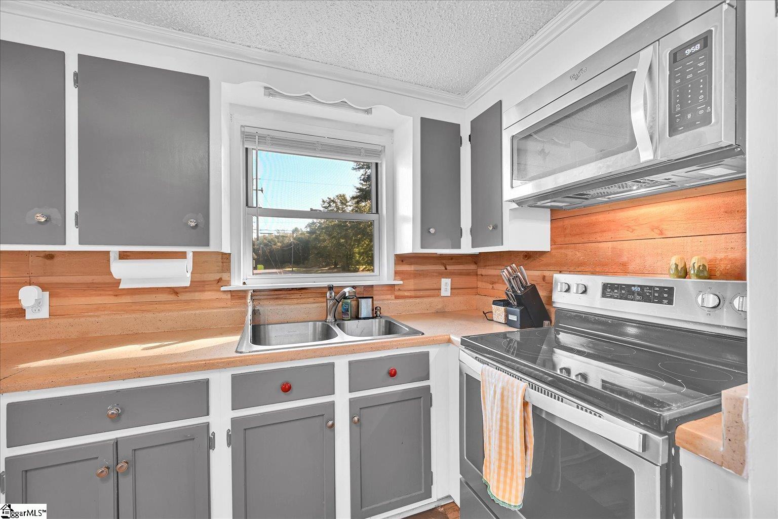 226 South Fishtrap Road Greenville, SC 29611 - Photo 7 of 47