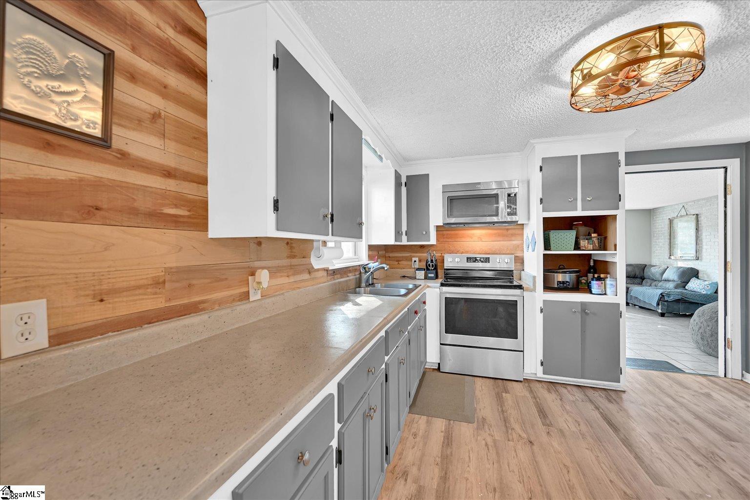 226 South Fishtrap Road Greenville, SC 29611 - Photo 8 of 47