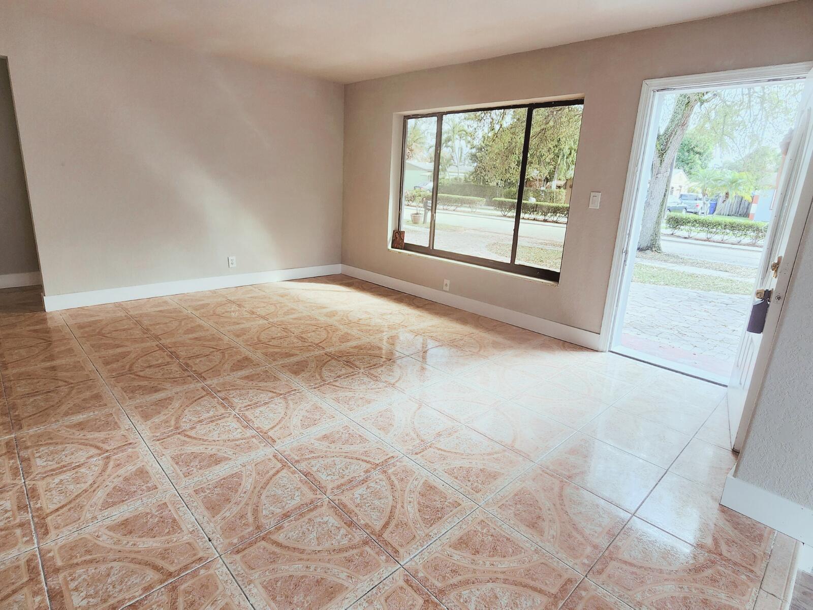 6821 Southwest 17th Street North Lauderdale, FL 33068 - Photo 2 of 16 380