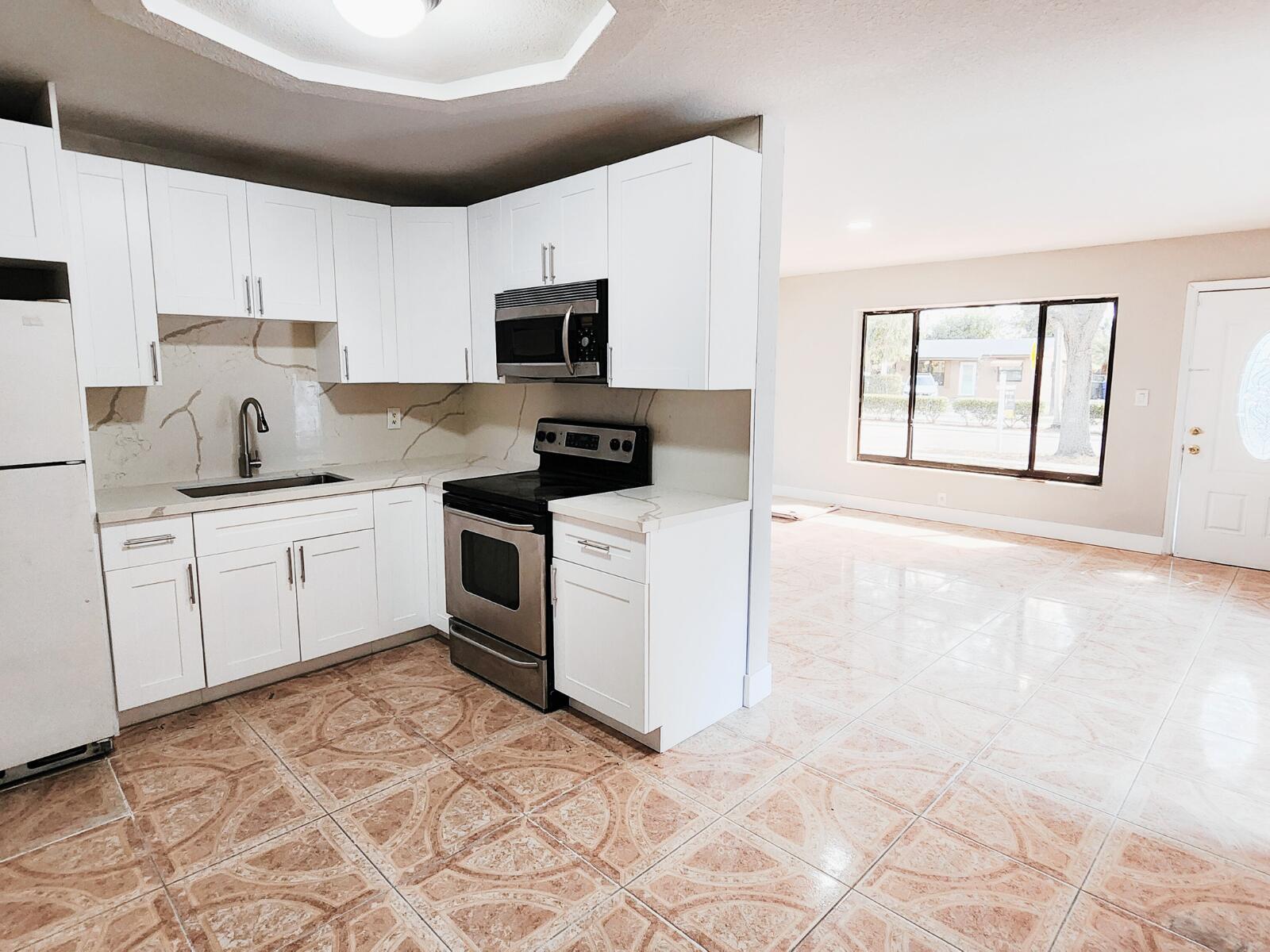 6821 Southwest 17th Street North Lauderdale, FL 33068 - Photo 5 of 16 376