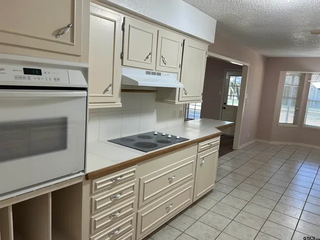 $1,800 | 4615 Edinburgh Drive, Tyler, TX 75703