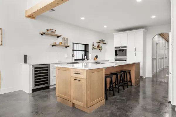 $1,249,000 | 4467 Old Highway 52 East, Westmoreland, TN 37186