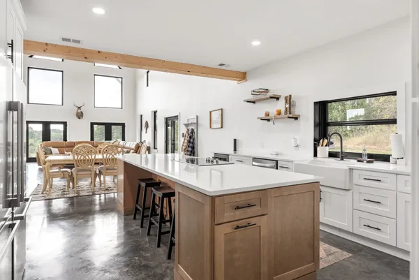 $1,249,000 | 4467 Old Highway 52 East, Westmoreland, TN 37186