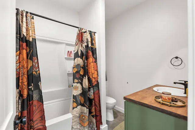 $1,275,000 | 4467 Old Highway 52 East, Westmoreland, TN 37186