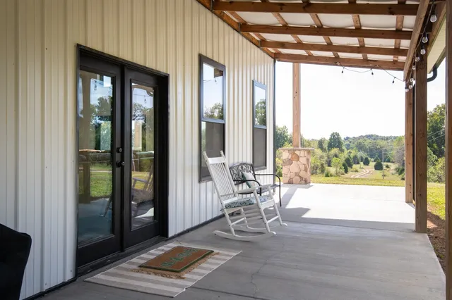 $1,275,000 | 4467 Old Highway 52 East, Westmoreland, TN 37186