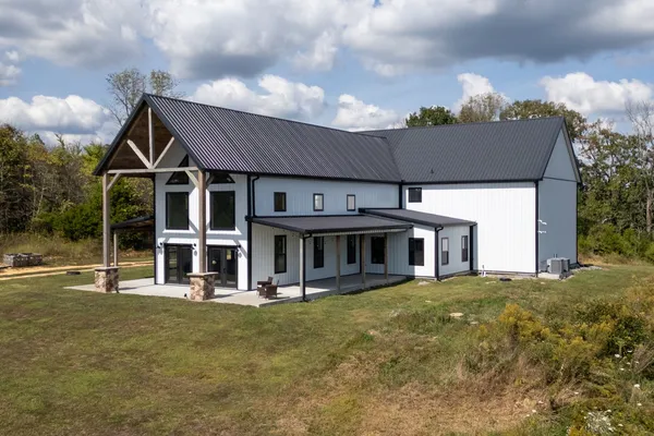 $1,249,000 | 4467 Old Highway 52 East, Westmoreland, TN 37186