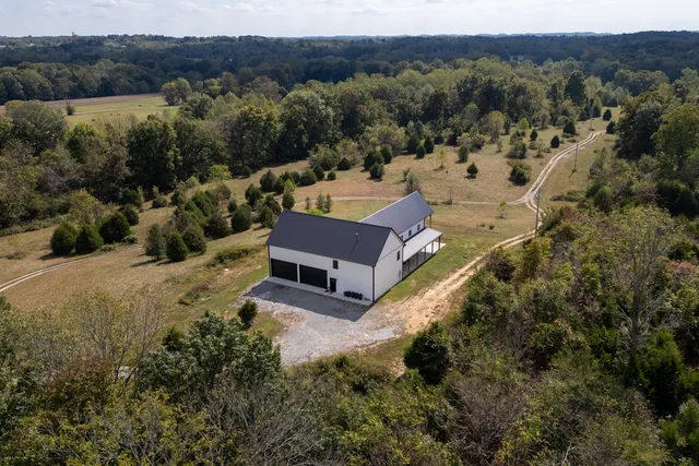 $1,275,000 | 4467 Old Highway 52 East, Westmoreland, TN 37186