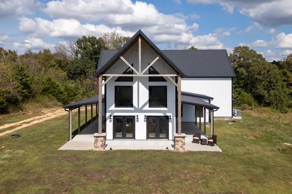 $1,249,000 | 4467 Old Highway 52 East, Westmoreland, TN 37186