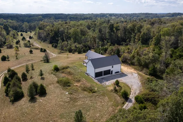 $1,249,000 | 4467 Old Highway 52 East, Westmoreland, TN 37186