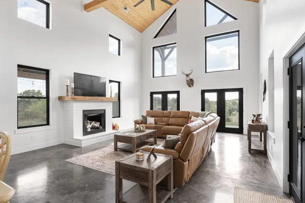 $1,249,000 | 4467 Old Highway 52 East, Westmoreland, TN 37186